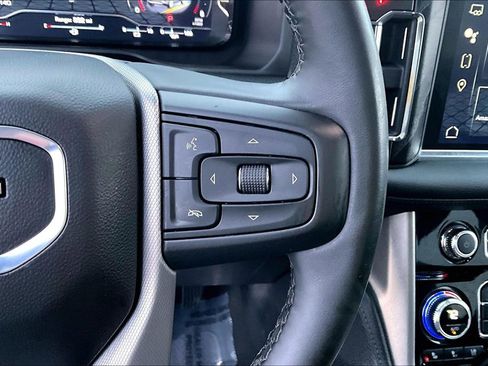 Used 2024 GMC Yukon XL Denali image 19