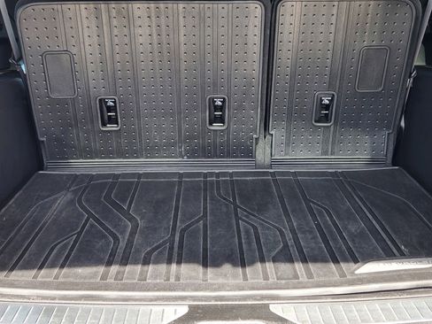 Certified 2022 Chevrolet Suburban RST w/ Sport Performance Package image 30