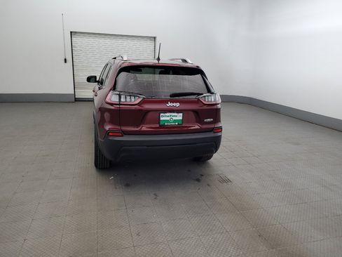 Used 2019 Jeep Cherokee Latitude Plus w/ Cold Weather Group FWD image 6