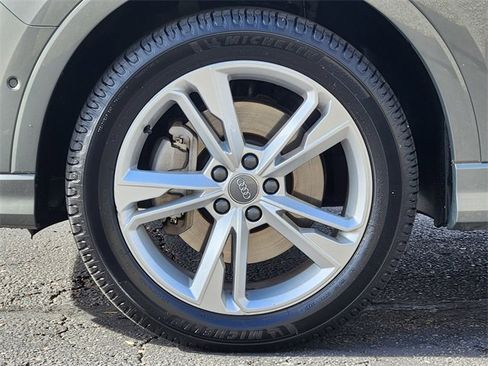 Used 2020 Audi Q3 2.0T Prestige w/ Prestige Package image 10