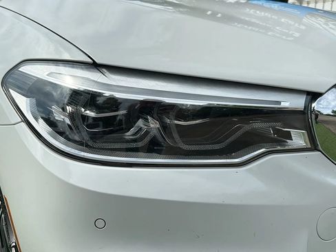 Used 2017 BMW 540i RWD image 11