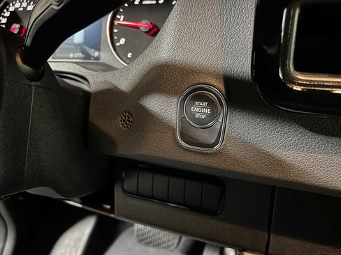 Used 2025 Mercedes-Benz Sprinter 2500 image 22