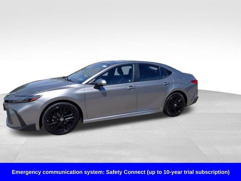 Used 2025 Toyota Camry Hybrid FWD image 19