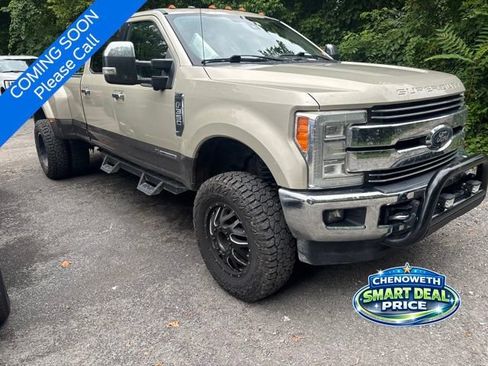 Used 2017 Ford F350 Lariat w/ Lariat Ultimate Package AWD/4WD image 2