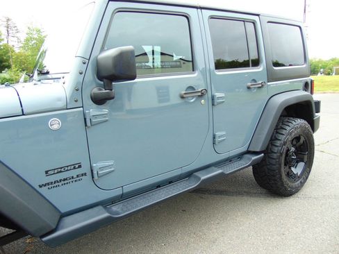 Used 2015 Jeep Wrangler Unlimited Sport w/ Quick Order Package 24S AWD/4WD image 29