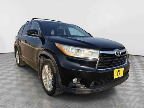 Used 2014 Toyota Highlander XLE AWD/4WD image 3