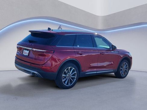 Used 2022 Lincoln Corsair AWD w/ Premium Package image 5