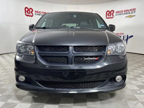 Used 2019 Dodge Grand Caravan GT w/ Safety Sphere Group FWD image 2
