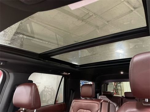 Used 2024 Ford Expedition Limited image 22