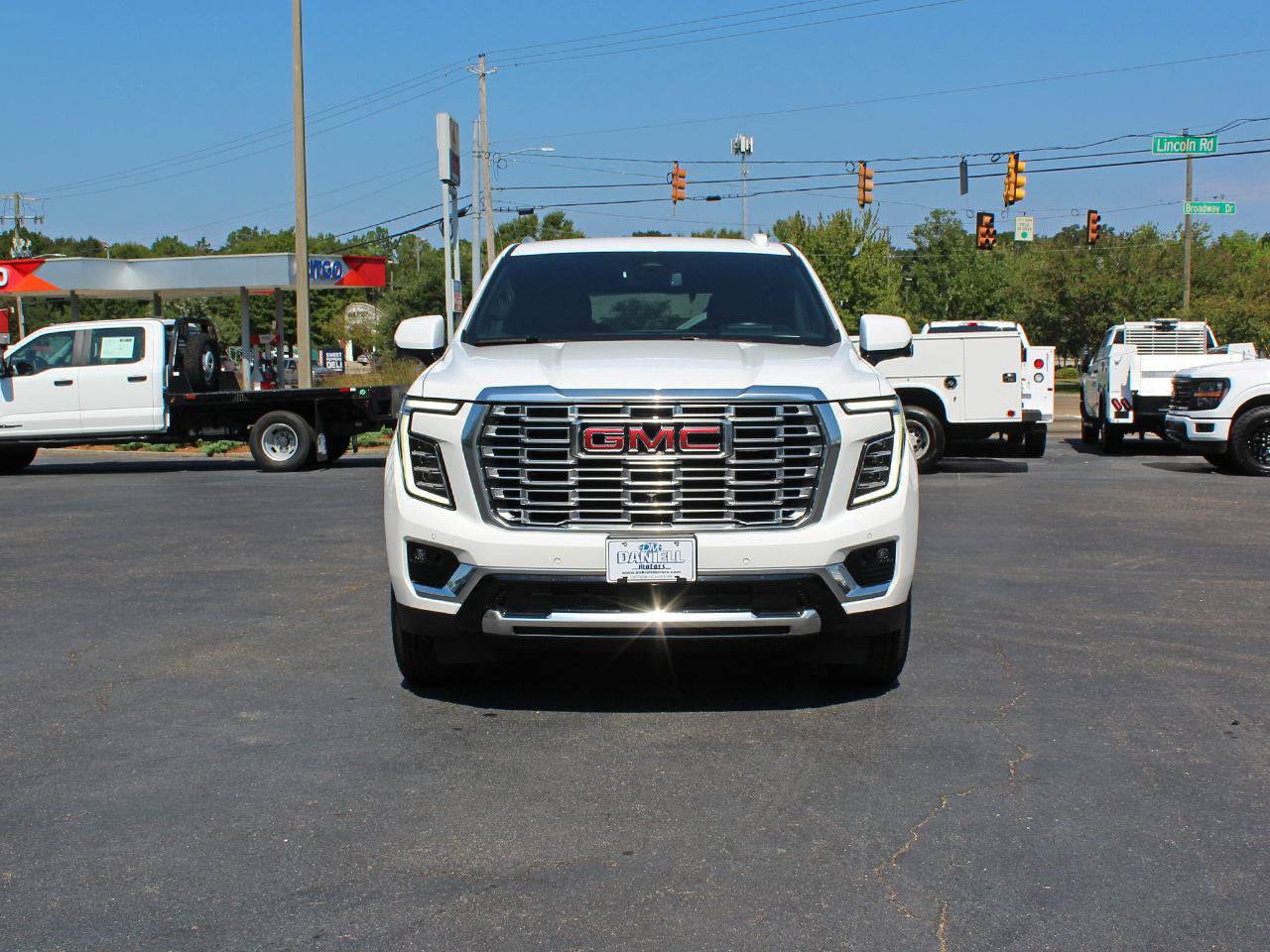Used 2025 GMC Yukon Denali AWD/4WD image 8