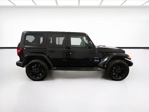 Used 2023 Jeep Wrangler Unlimited Sahara AWD/4WD image 24