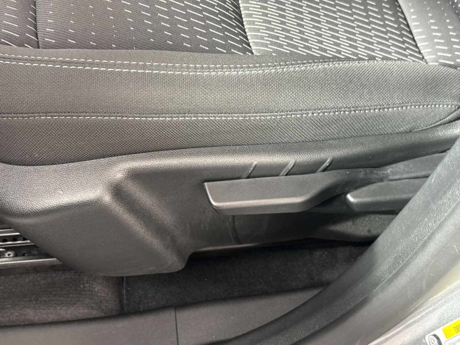 Used 2025 Chevrolet Equinox LT FWD image 14
