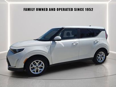 Used 2023 Kia Soul LX w/ LX Technology Package