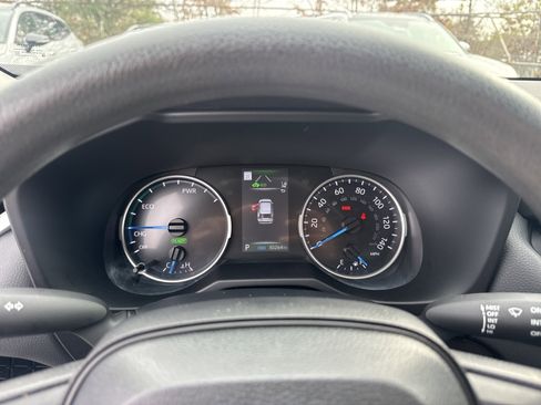 Used 2022 Toyota RAV4 LE image 27