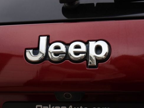 Used 2019 Jeep Cherokee Limited w/ Luxury Group image 17