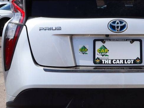 Used 2016 Toyota Prius Three Touring image 19