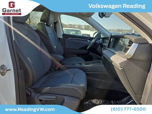 New 2026 Volkswagen Tiguan SE image 12