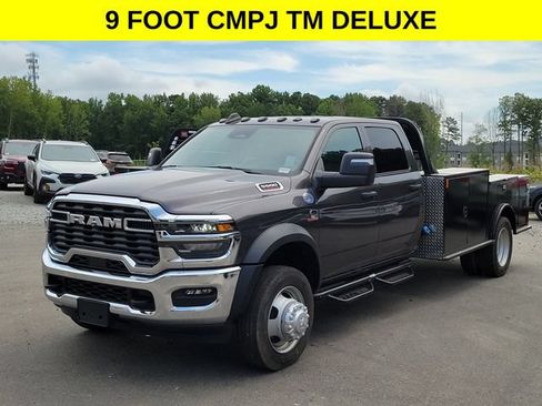 New 2025 RAM 5500 Tradesman AWD/4WD image 3