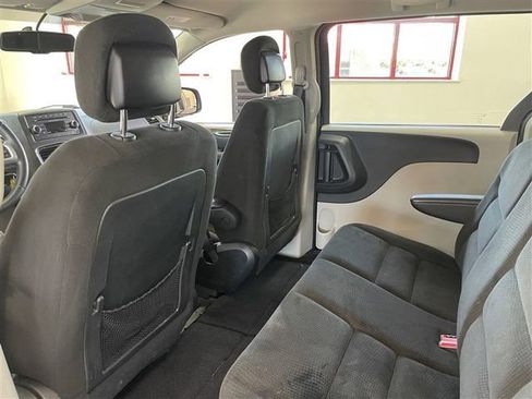 Used 2015 Dodge Grand Caravan American Value Package w/ UConnect Hands-Free Group FWD image 26