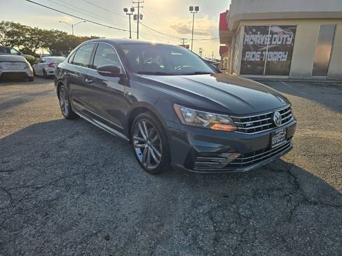 Used 2017 Volkswagen Passat 1.8T R-Line image 1
