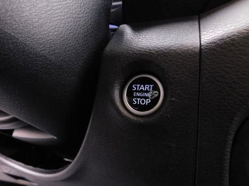 Used 2024 Nissan Frontier SV image 28