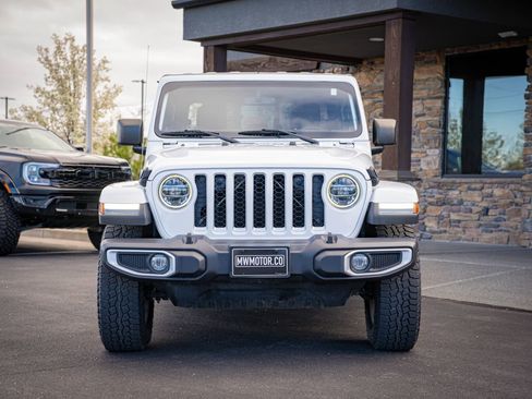 Used 2022 Jeep Gladiator Overland w/ Popular Equipment Package AWD/4WD image 2