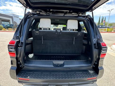 Used 2025 Toyota 4Runner SR5 AWD/4WD image 21