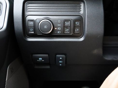 New 2025 Ford F250 Lariat w/ Lariat Ultimate Package image 36