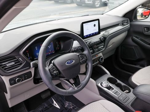 Certified 2023 Ford Escape Active AWD/4WD image 32