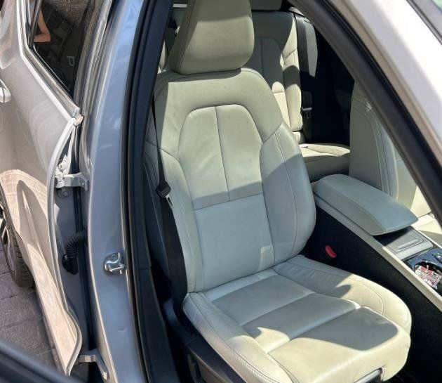Used 2023 Volvo XC40 B5 Plus w/ Protection Package Premier AWD/4WD image 11