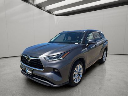 Used 2021 Toyota Highlander Limited