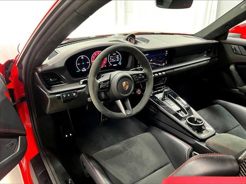 Used 2025 Porsche 911 Carrera GTS RWD image 6