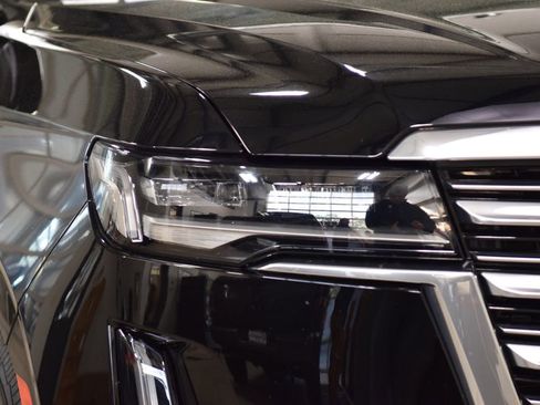 Used 2024 Cadillac Escalade ESV Premium Luxury Platinum AWD/4WD image 10