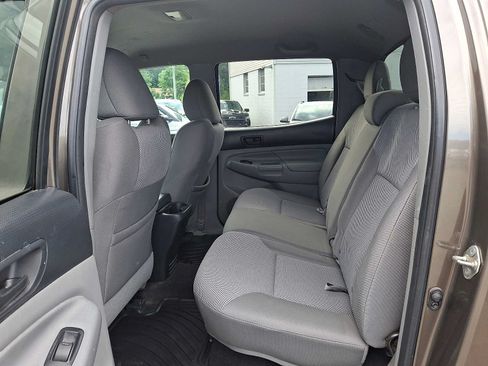 Used 2014 Toyota Tacoma 4x4 Double Cab w/ TRD Sport Package image 9