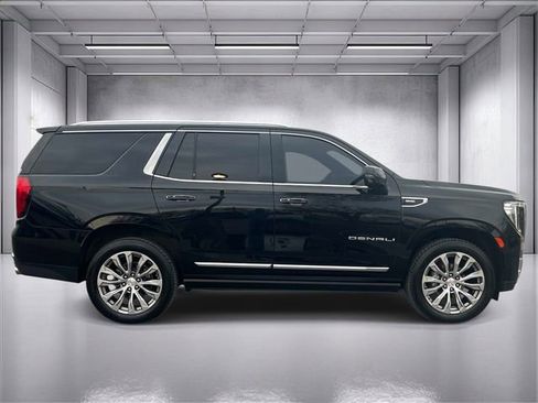 Used 2021 GMC Yukon Denali w/ Denali Premium Package AWD/4WD image 2