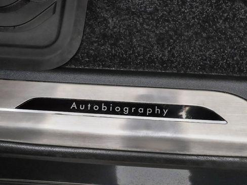 Used 2023 Land Rover Range Rover Long Wheelbase Autobiography image 23