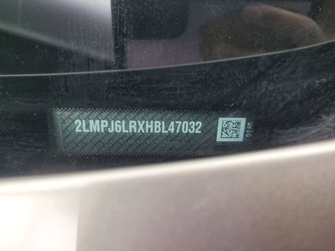 Used 2017 Lincoln MKX Reserve w/ Driver Assistance Package image 33