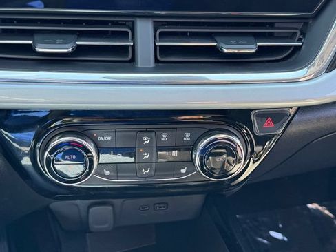 Certified 2024 Chevrolet Trax LT w/ Driver Confidence Package FWD image 16
