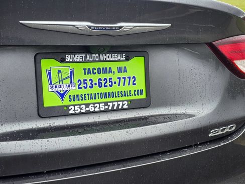 Used 2015 Chrysler 200 Limited w/ Convenience Group FWD image 14