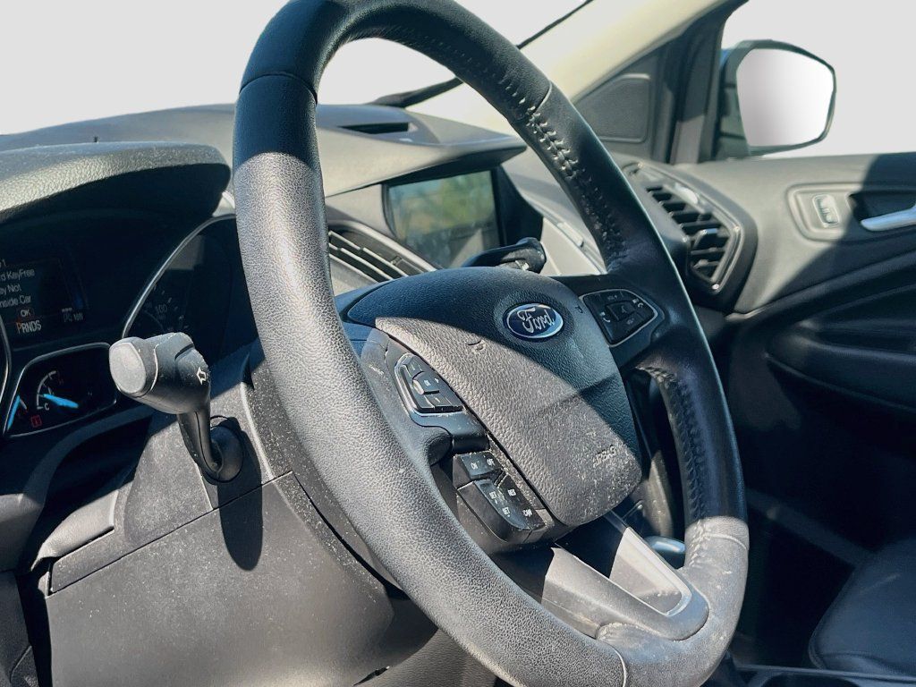 Used 2017 Ford Escape Titanium FWD image 9