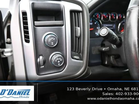 Used 2017 GMC Sierra 1500 SLT w/ SLT Preferred Package AWD/4WD image 27