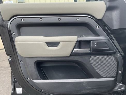 Used 2020 Land Rover Defender 110 S image 8