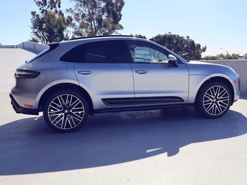New 2026 Porsche Macan image 8