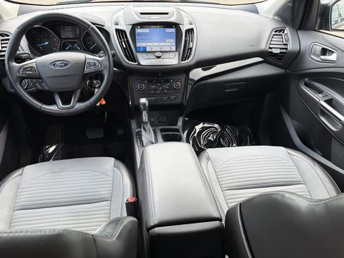 Used 2017 Ford Escape SE w/ Equipment Group 201A AWD/4WD image 16