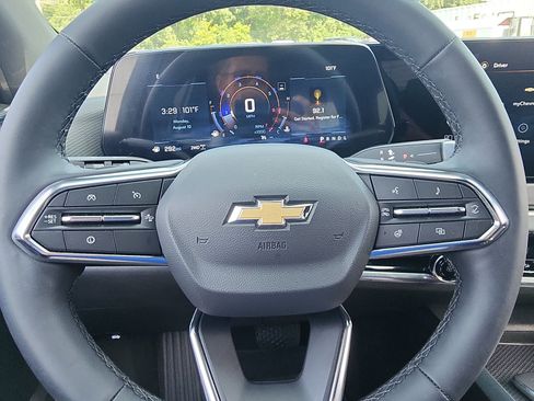 Used 2026 Chevrolet Equinox LT w/ Safety and Technology Package AWD/4WD image 15