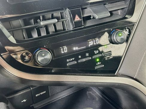 Used 2022 Toyota Camry LE FWD image 27