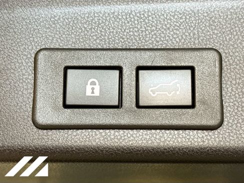 Used 2022 Subaru Ascent Touring AWD/4WD image 31