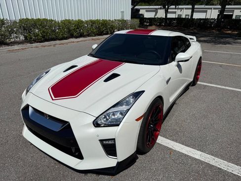 Used 2020 Nissan GT-R Premium AWD/4WD image 14