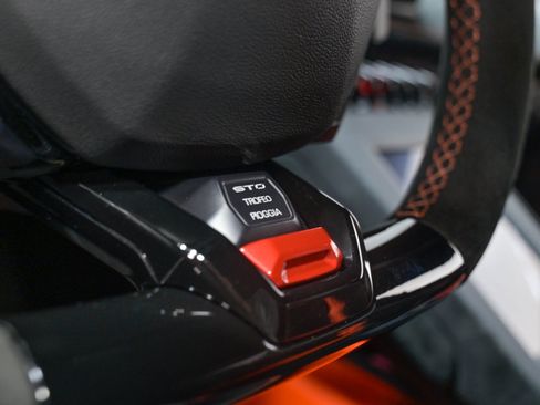 Used 2023 Lamborghini Huracan STO RWD image 85