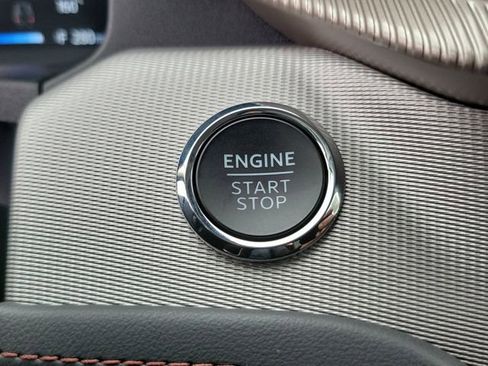 Used 2025 Ford Explorer Active w/ Active Comfort Package image 11